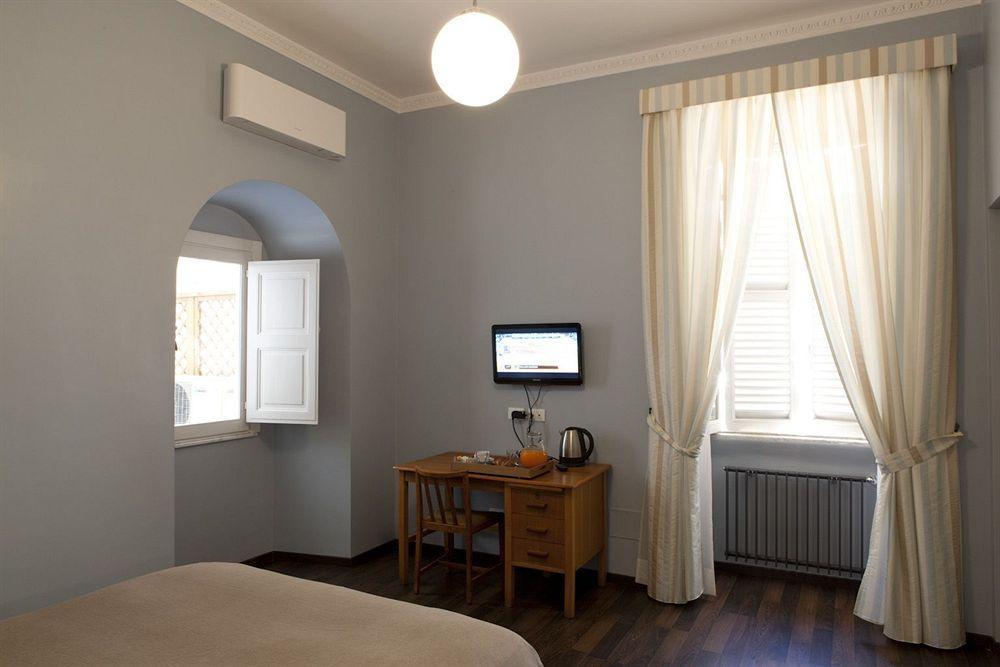Santi Quattro Al Colosseo Bed & Breakfast