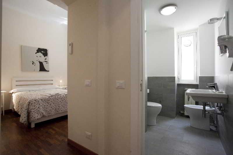 Santi Quattro Al Colosseo Bed & Breakfast Roma